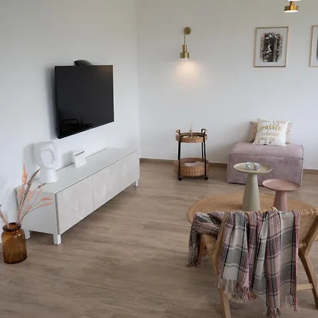 Apartment Four M