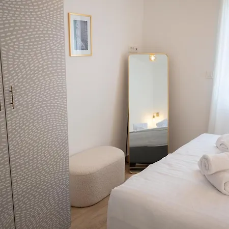 Four M Apartment