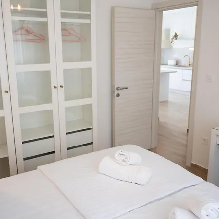 Four M Apartment